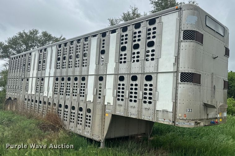 image for item EJ2804 1988 Wilson PSDCL-206 livestock trailer