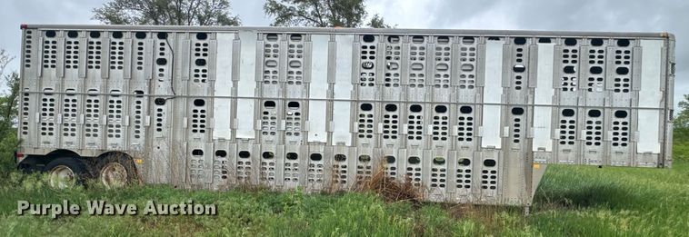 image for item EJ2804 1988 Wilson PSDCL-206 livestock trailer