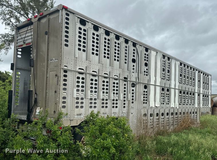 image for item EJ2804 1988 Wilson PSDCL-206 livestock trailer