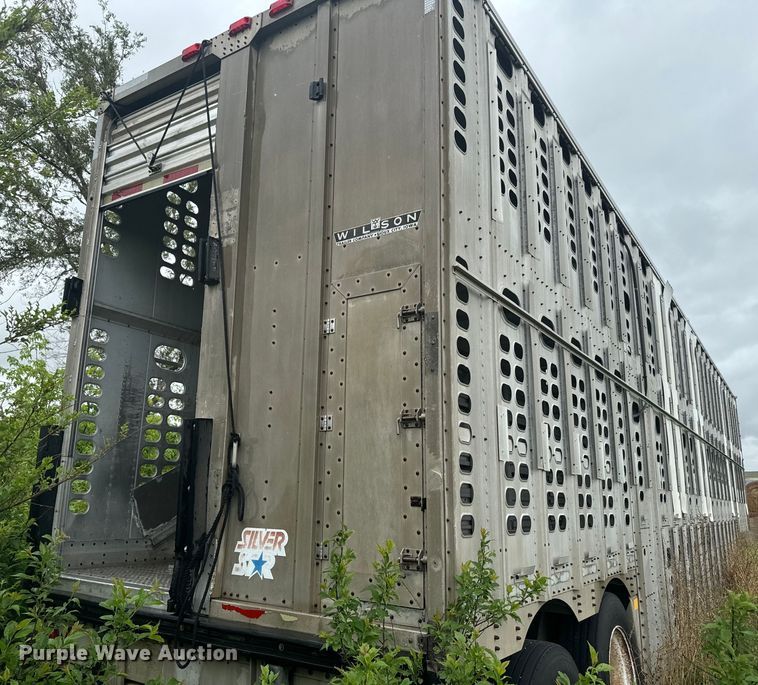 image for item EJ2804 1988 Wilson PSDCL-206 livestock trailer