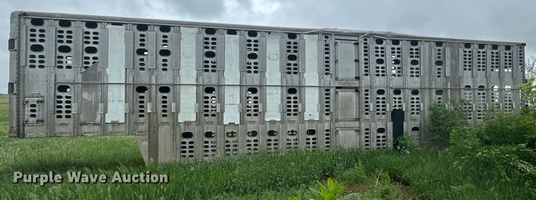 image for item EJ2804 1988 Wilson PSDCL-206 livestock trailer