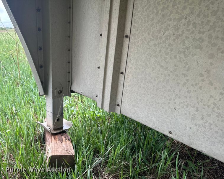 image for item EJ2804 1988 Wilson PSDCL-206 livestock trailer