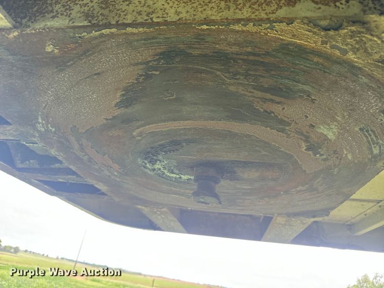 image for item EJ2804 1988 Wilson PSDCL-206 livestock trailer