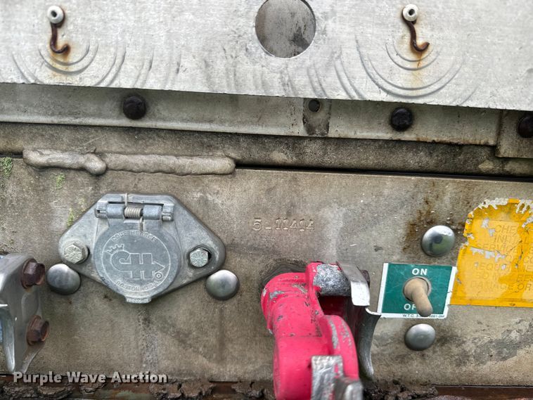 image for item EJ2804 1988 Wilson PSDCL-206 livestock trailer