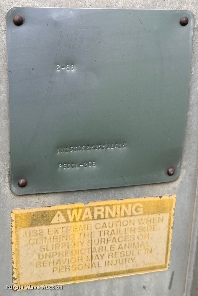 image for item EJ2804 1988 Wilson PSDCL-206 livestock trailer