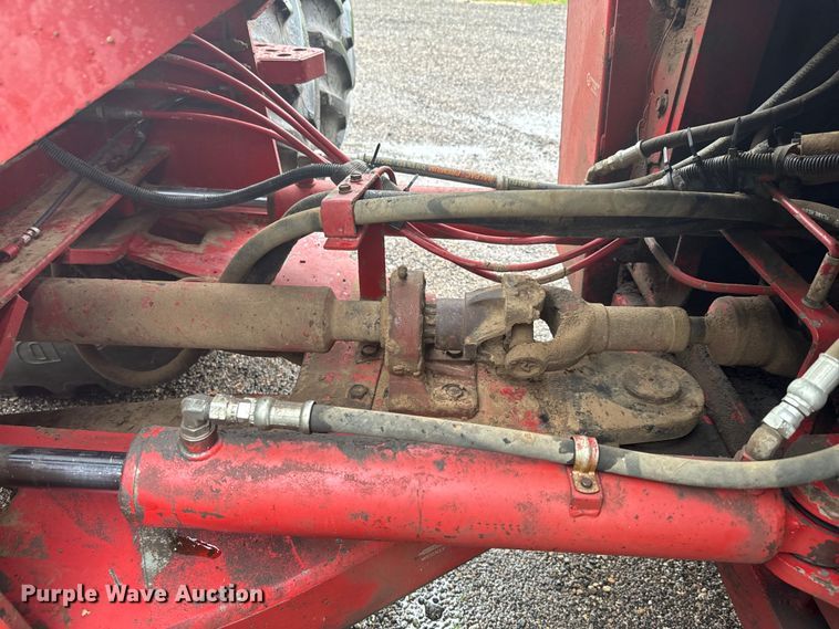 image for item EJ2805 1988 Versatile 846 4WD tractor