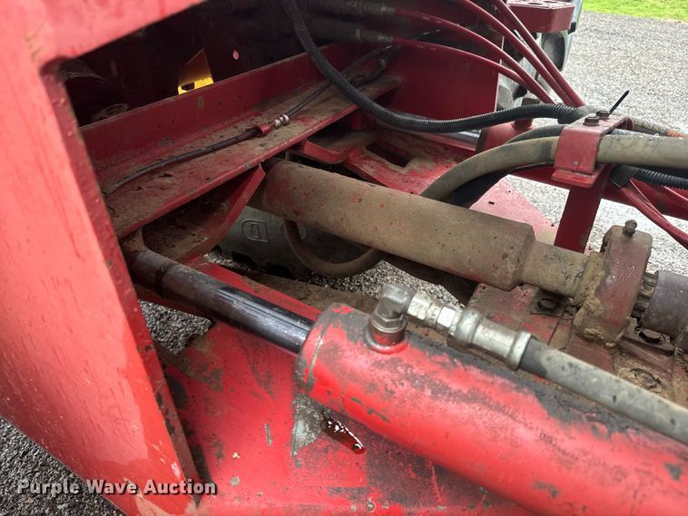 image for item EJ2805 1988 Versatile 846 4WD tractor