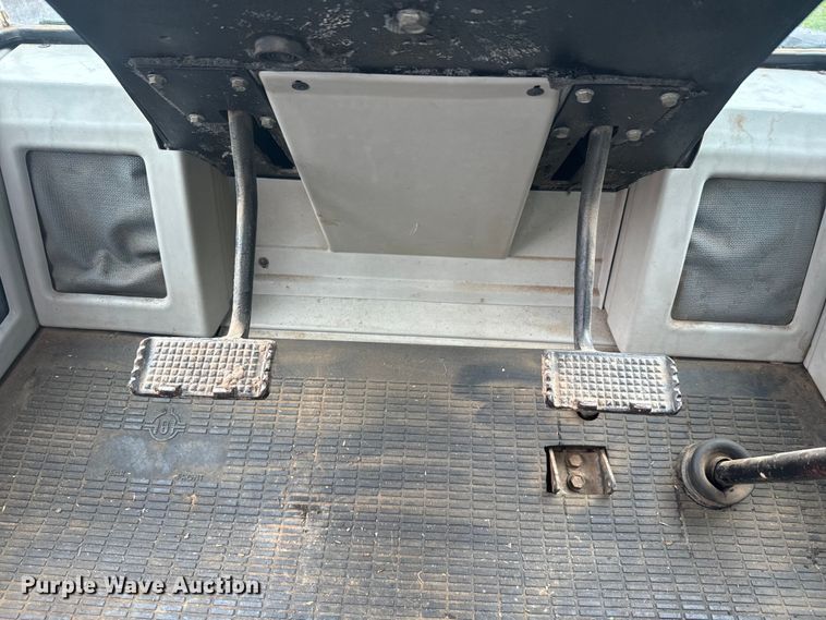 image for item EJ2805 1988 Versatile 846 4WD tractor