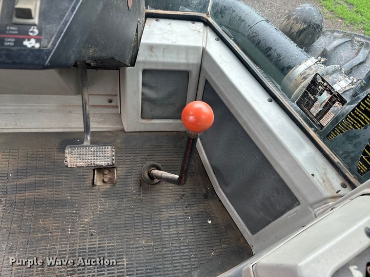 image for item EJ2805 1988 Versatile 846 4WD tractor