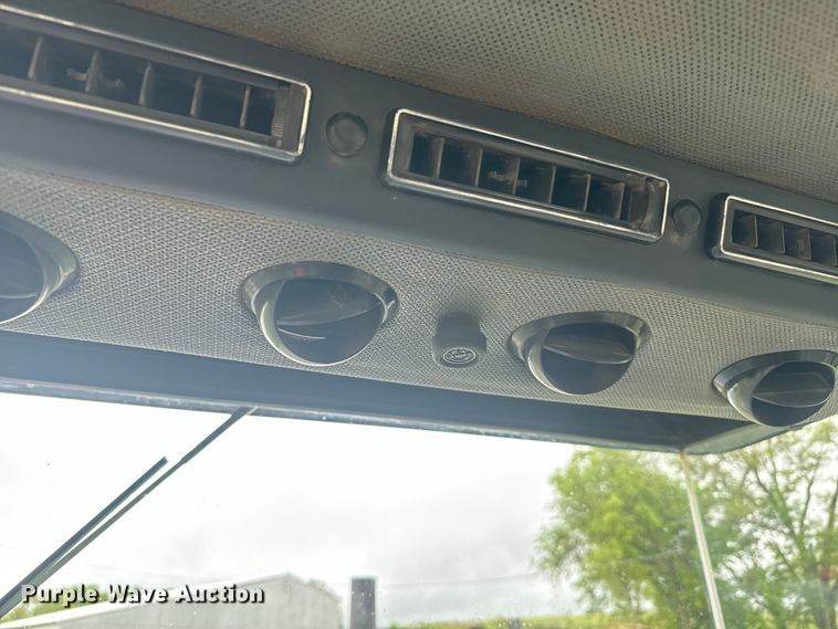 image for item EJ2805 1988 Versatile 846 4WD tractor