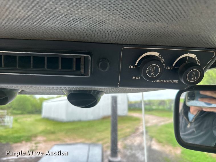 image for item EJ2805 1988 Versatile 846 4WD tractor