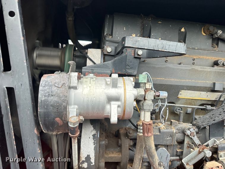 image for item EJ2805 1988 Versatile 846 4WD tractor