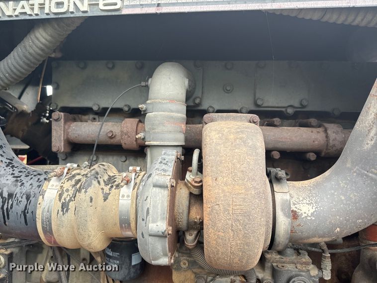 image for item EJ2805 1988 Versatile 846 4WD tractor