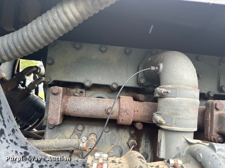 image for item EJ2805 1988 Versatile 846 4WD tractor