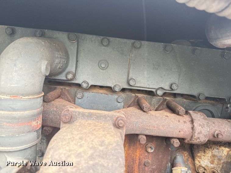 image for item EJ2805 1988 Versatile 846 4WD tractor