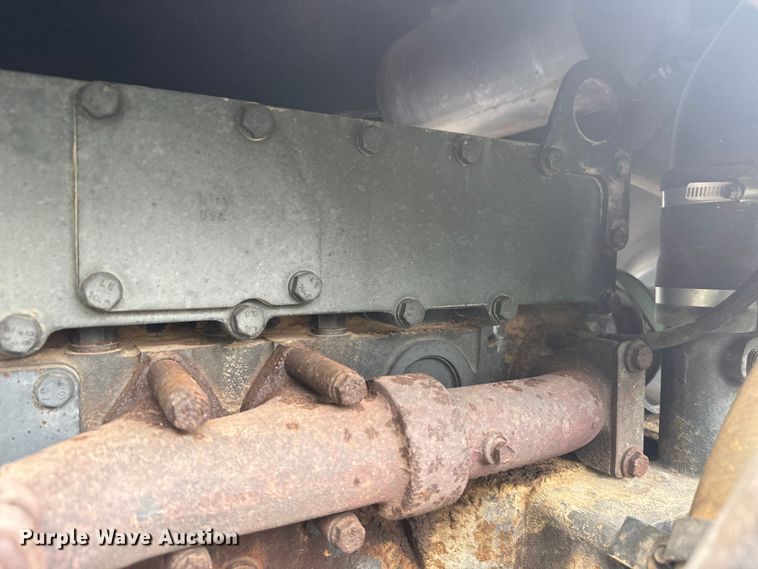 image for item EJ2805 1988 Versatile 846 4WD tractor