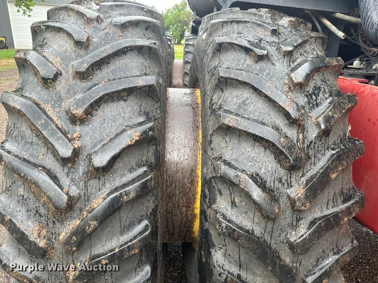 image for item EJ2805 1988 Versatile 846 4WD tractor