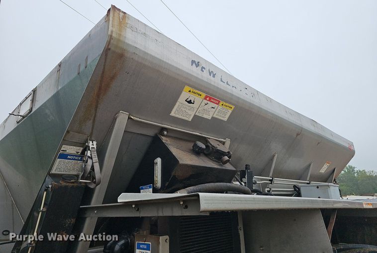 image for item EJ5377 Case Titan 4020 spreader