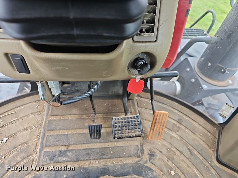 image for item EJ5377 Case Titan 4020 spreader