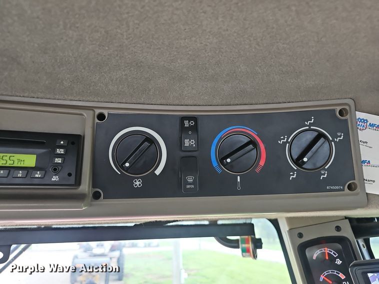 image for item EJ5377 Case Titan 4020 spreader