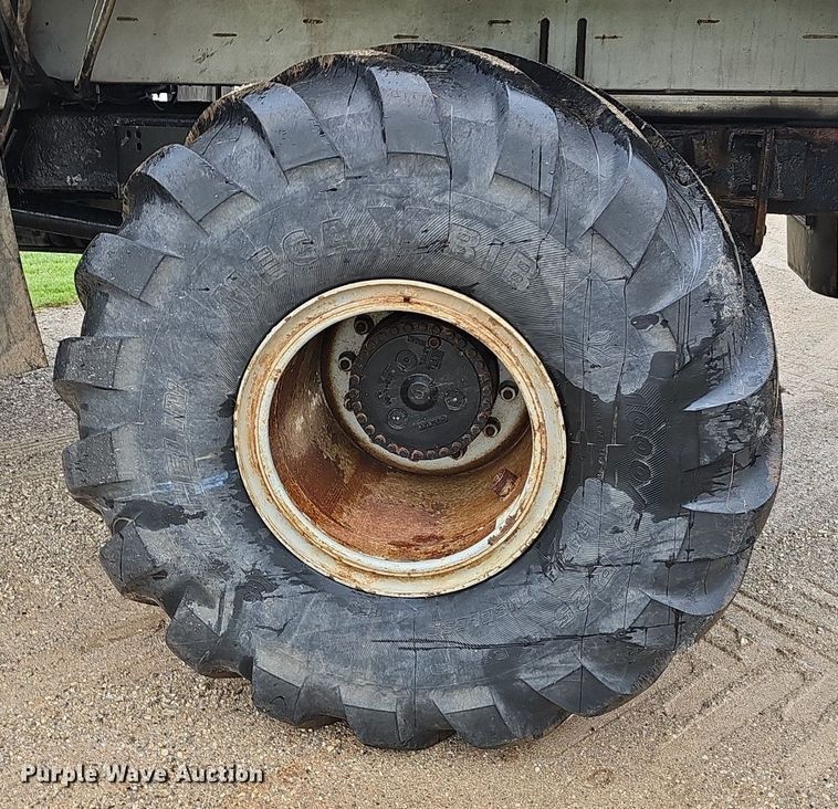 image for item EJ5377 Case Titan 4020 spreader