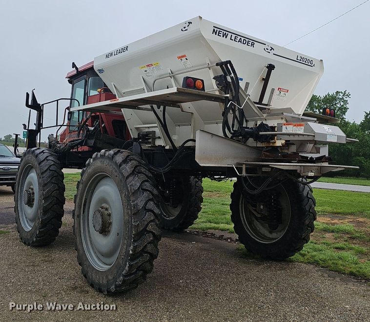 image for item EJ5378 2000 Case SPX3200B spreader