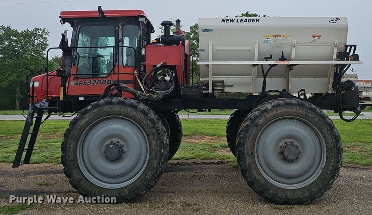 image for item EJ5378 2000 Case SPX3200B spreader