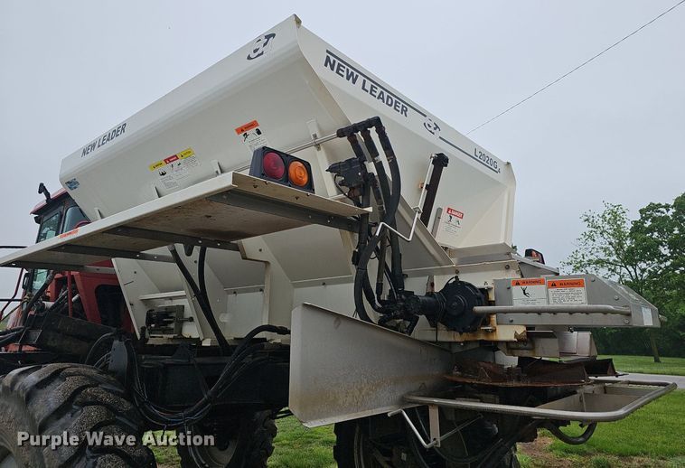 image for item EJ5378 2000 Case SPX3200B spreader