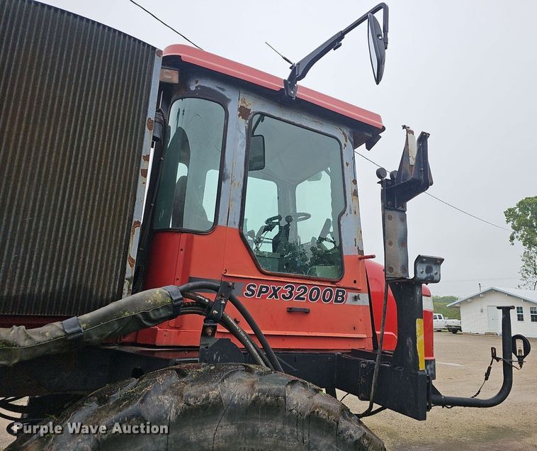 image for item EJ5378 2000 Case SPX3200B spreader