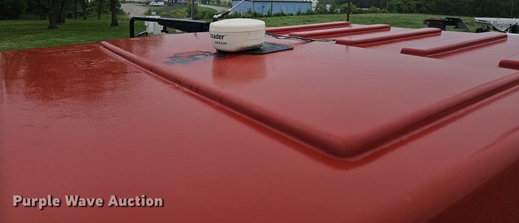 image for item EJ5378 2000 Case SPX3200B spreader