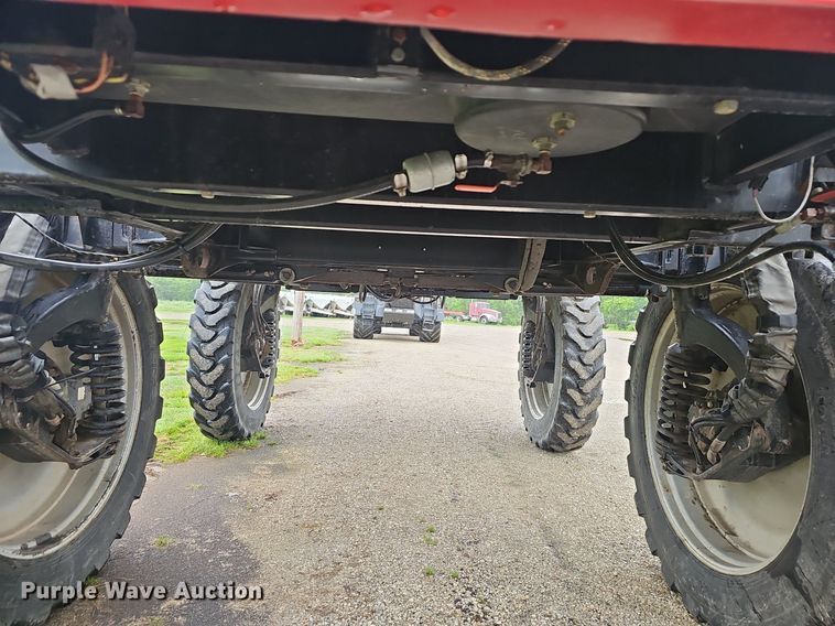 image for item EJ5378 2000 Case SPX3200B spreader