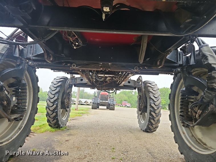 image for item EJ5378 2000 Case SPX3200B spreader