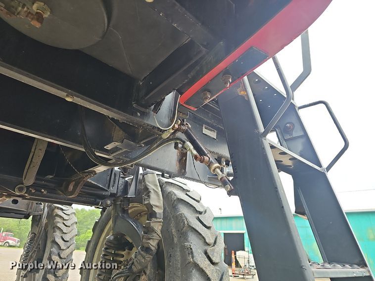 image for item EJ5378 2000 Case SPX3200B spreader