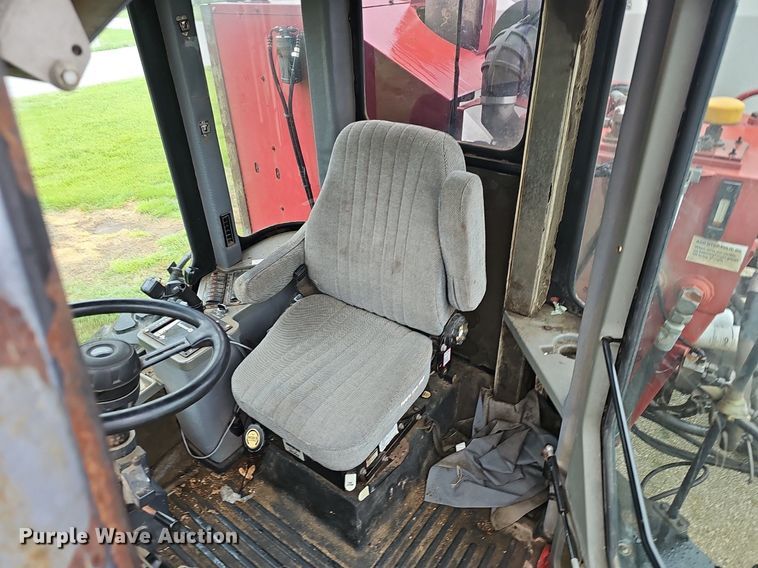 image for item EJ5378 2000 Case SPX3200B spreader