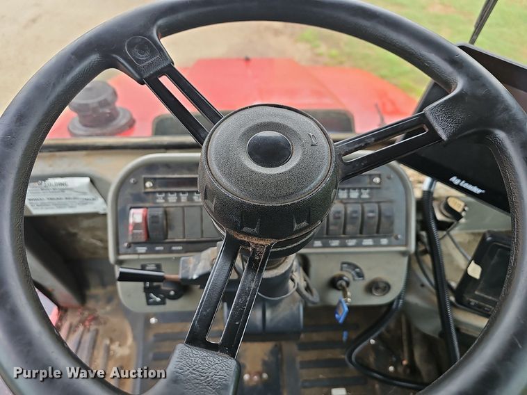 image for item EJ5378 2000 Case SPX3200B spreader