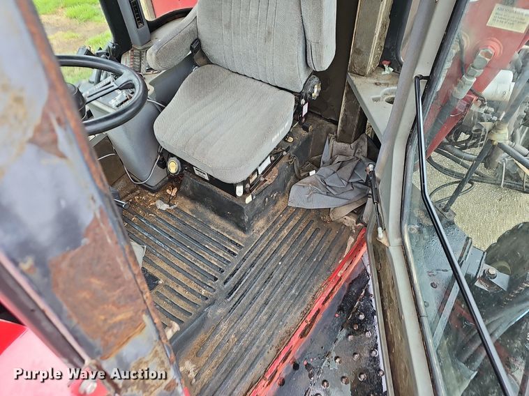 image for item EJ5378 2000 Case SPX3200B spreader