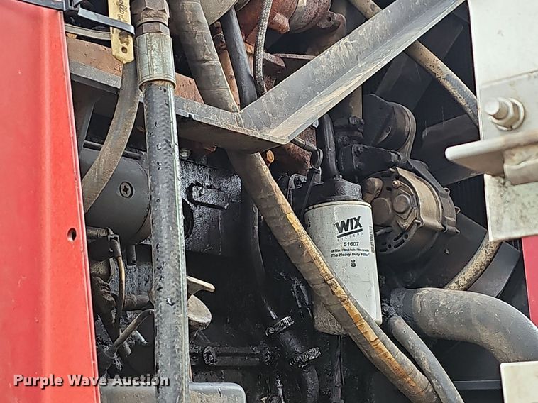 image for item EJ5378 2000 Case SPX3200B spreader