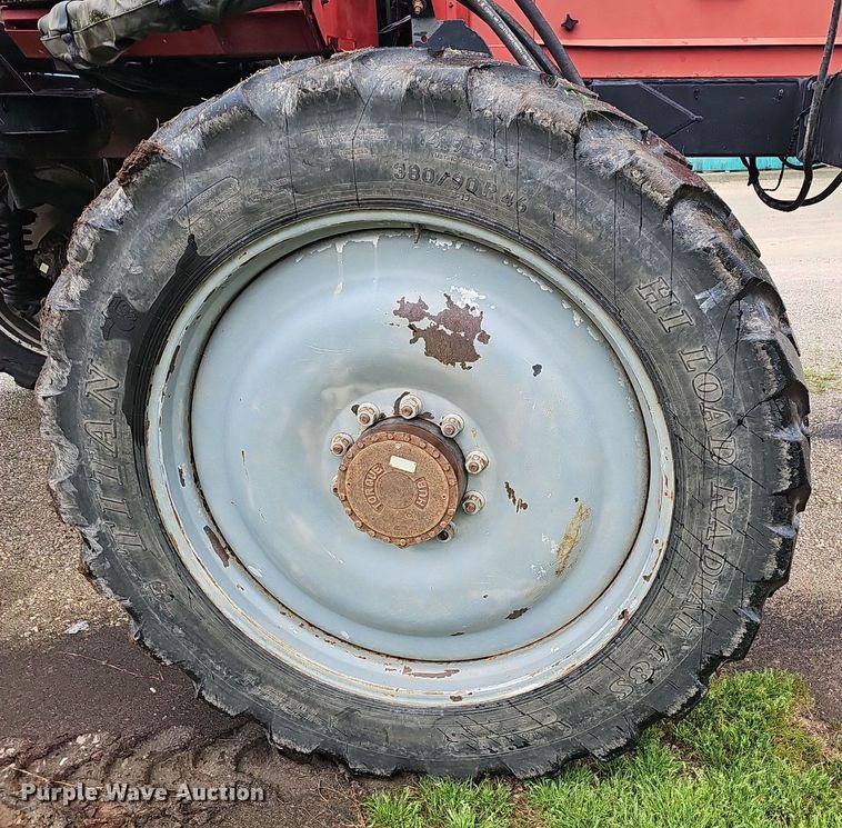 image for item EJ5378 2000 Case SPX3200B spreader