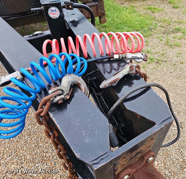 image for item EJ5379 2005 Behnke sprayer trailer