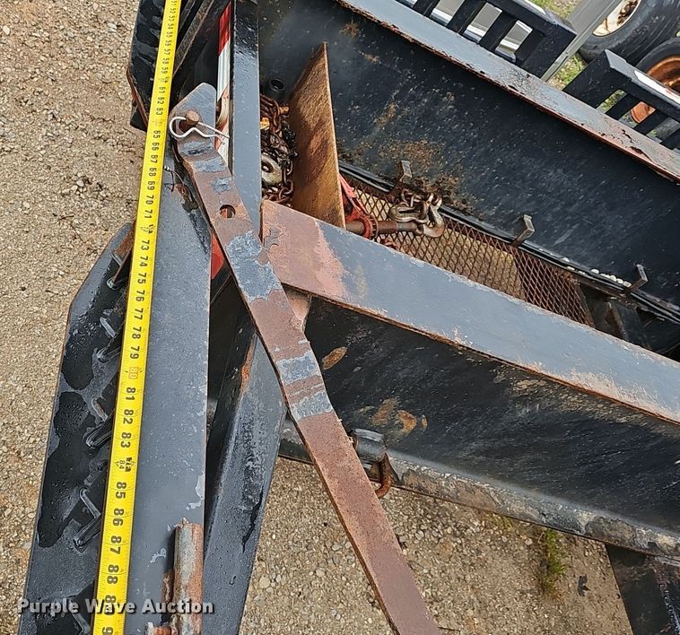 image for item EJ5379 2005 Behnke sprayer trailer