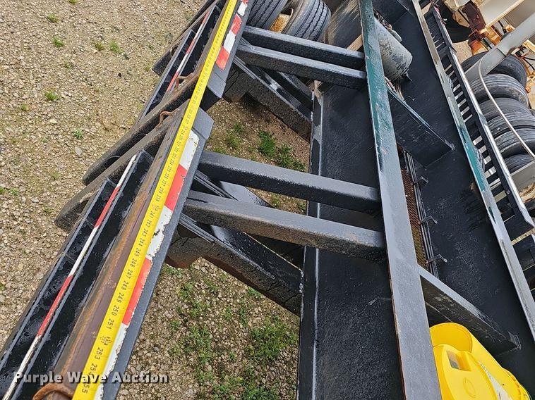 image for item EJ5379 2005 Behnke sprayer trailer