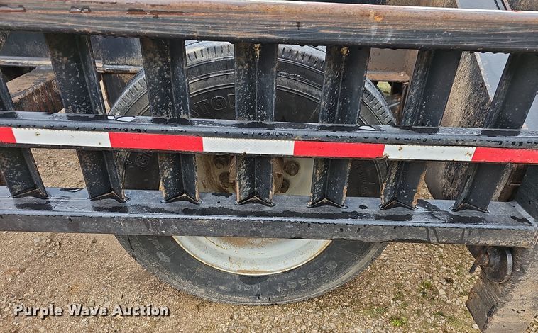 image for item EJ5379 2005 Behnke sprayer trailer