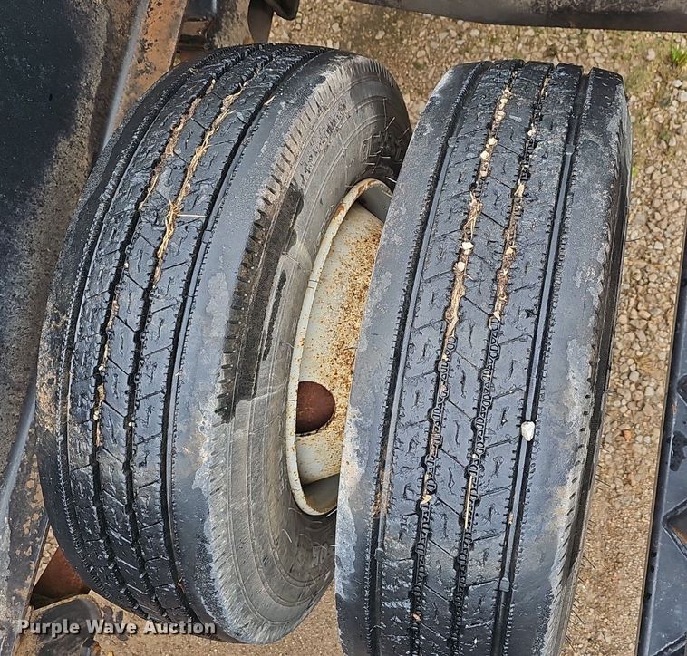 image for item EJ5379 2005 Behnke sprayer trailer