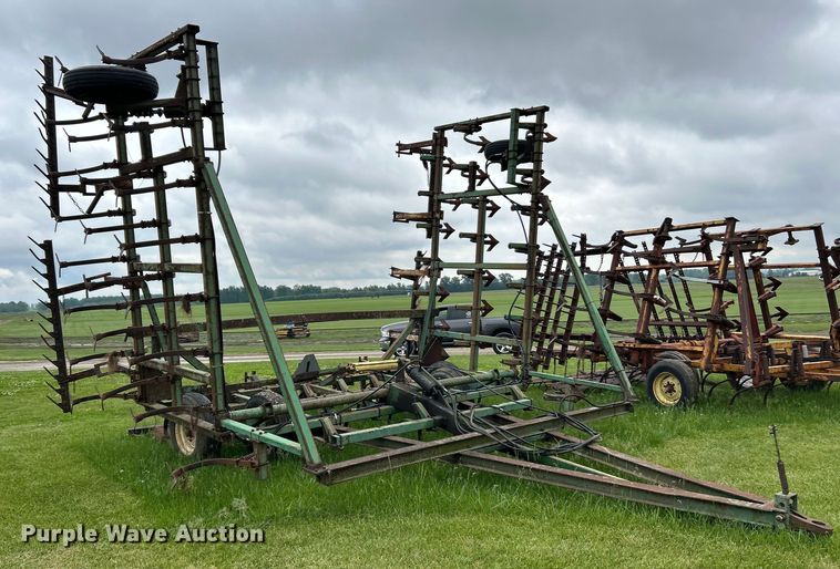 image for item EK4601 John Deere  E1000 field cultivator