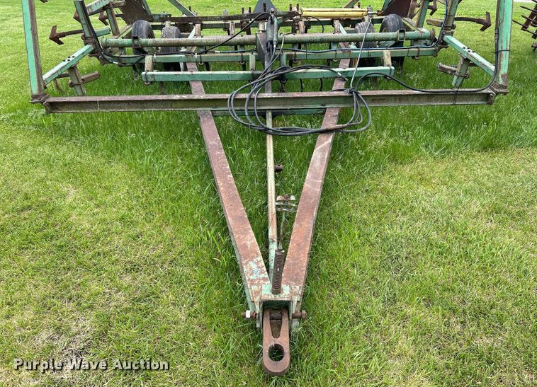 image for item EK4601 John Deere  E1000 field cultivator