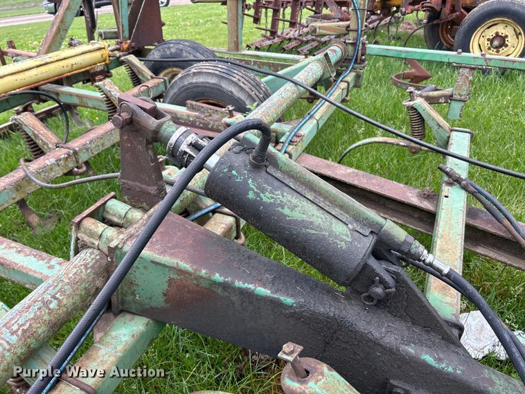 image for item EK4601 John Deere  E1000 field cultivator