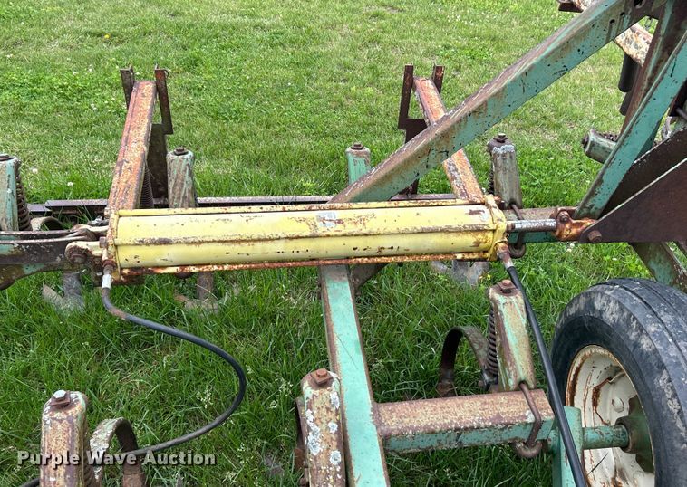 image for item EK4601 John Deere  E1000 field cultivator