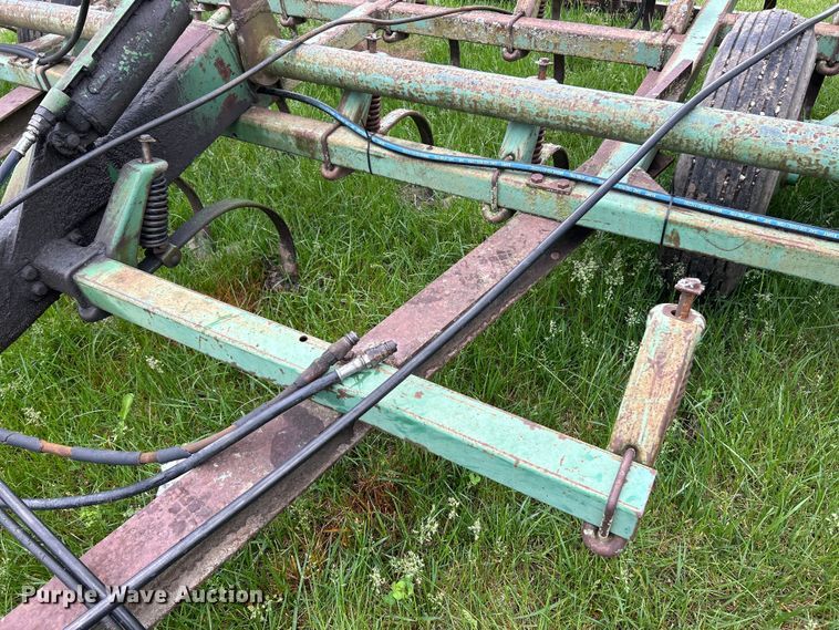 image for item EK4601 John Deere  E1000 field cultivator