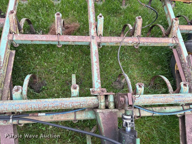 image for item EK4601 John Deere  E1000 field cultivator