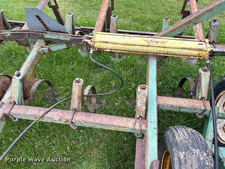 image for item EK4601 John Deere  E1000 field cultivator